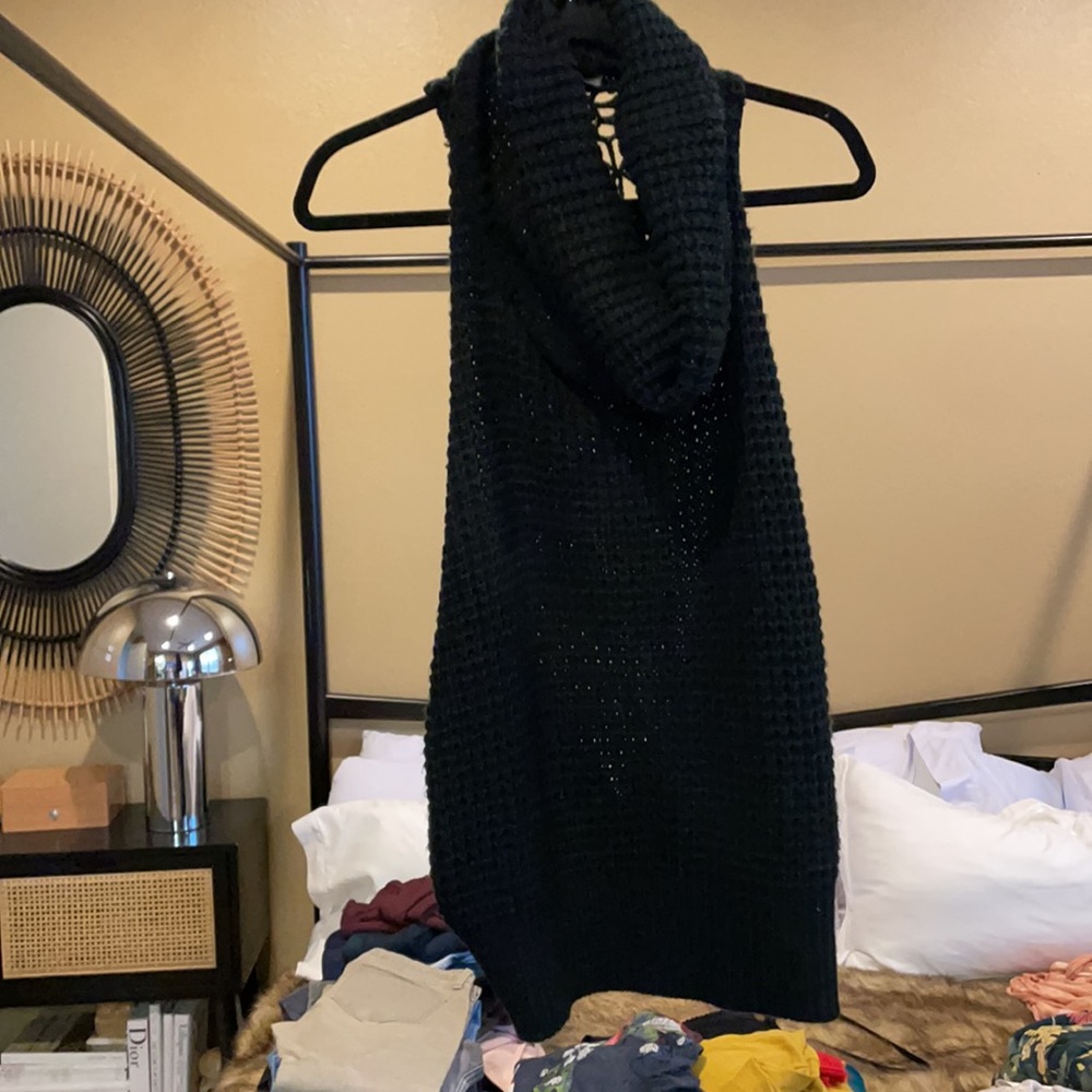 Open Back Turtle Neck Sweater - Picture 4 of 5
